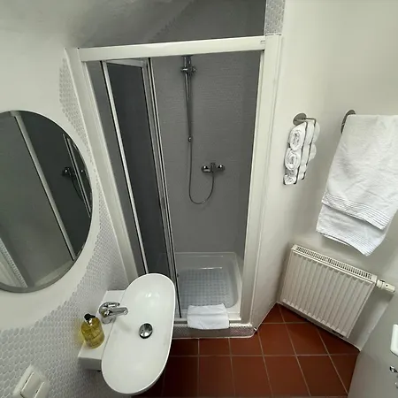 Fuer 2 Personen 80 M² Apartman Fladungen